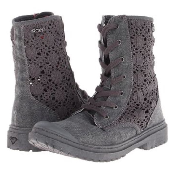 Roxy Shoes - NWOT Roxy Combat Boot w/ Lace Design